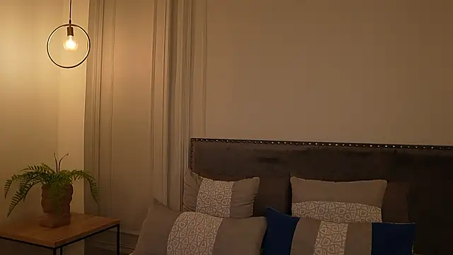 IrisBaker online show from 02/02/26, 10:19