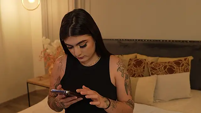 Snapshot of IrisBaker chatting on 03/31/26, 06:52 IrisBaker online show from 03/31/26, 06:52