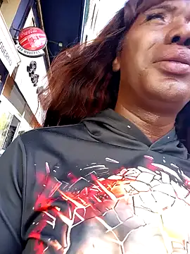 Snapshot of blackhotpartyts chatting on 10/07/25, 09:06 blackhotpartyts online show from 10/07/25, 09:06