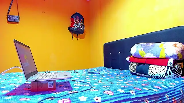 Snapshot of smoker445 chatting on 01/09/26, 06:31 smoker445 online show from 01/09/26, 06:31