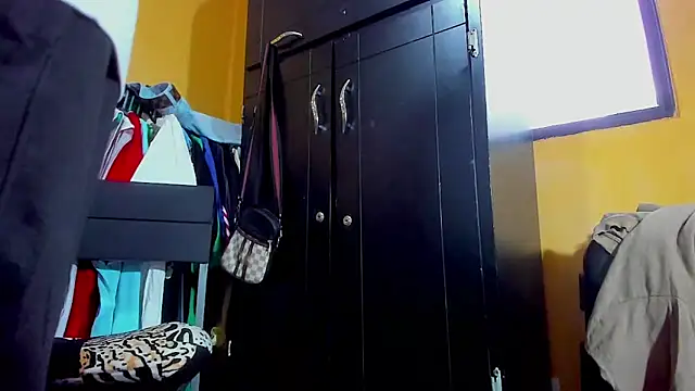 Snapshot of smoker445 chatting on 02/22/26, 09:13 smoker445 online show from 02/22/26, 09:13