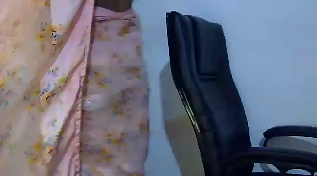 Snapshot of lola-__ chatting on 12/12/24, 07:15 lola- online show from 12/12/24, 07:15