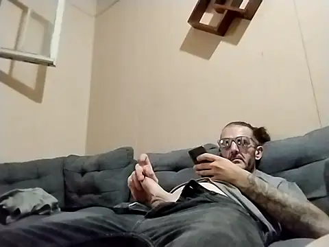 Snapshot of mebmeb24 chatting on 10/06/25, 01:52 mebmeb24 online show from 10/06/25, 01:52