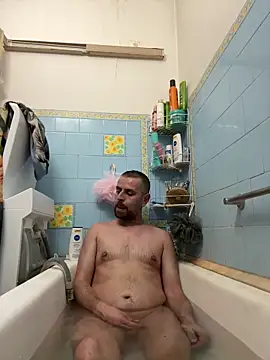 Snapshot of Huncutkuki chatting on 12/18/24, 03:33 Huncutkuki online show from 12/18/24, 03:33