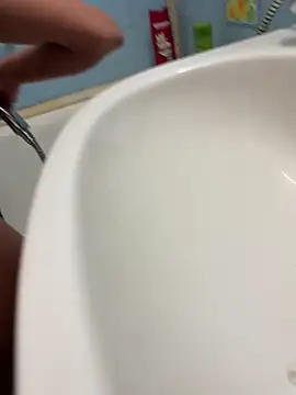 Snapshot of Huncutkuki chatting on 01/05/25, 07:39 Huncutkuki online show from 01/05/25, 07:39