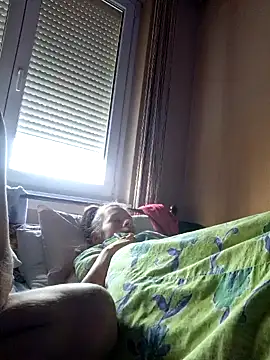 Snapshot of Huncutkuki chatting on 02/16/25, 01:38 Huncutkuki online show from 02/16/25, 01:38