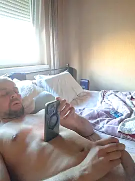 Snapshot of Huncutkuki chatting on 03/07/25, 03:18 Huncutkuki online show from 03/07/25, 03:18