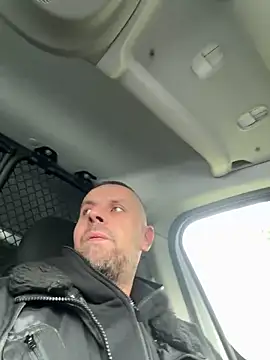 Snapshot of Huncutkuki chatting on 03/22/25, 07:36 Huncutkuki online show from 03/22/25, 07:36