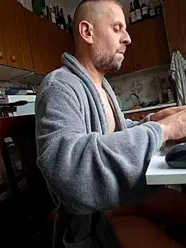 Snapshot of Huncutkuki chatting on 03/22/25, 10:39 Huncutkuki online show from 03/22/25, 10:39