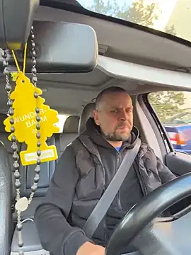 Snapshot of Huncutkuki chatting on 11/02/25, 08:06 Huncutkuki online show from 11/02/25, 08:06