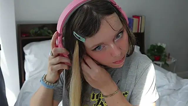 Ayra Lust online show from 03/02/25, 06:48