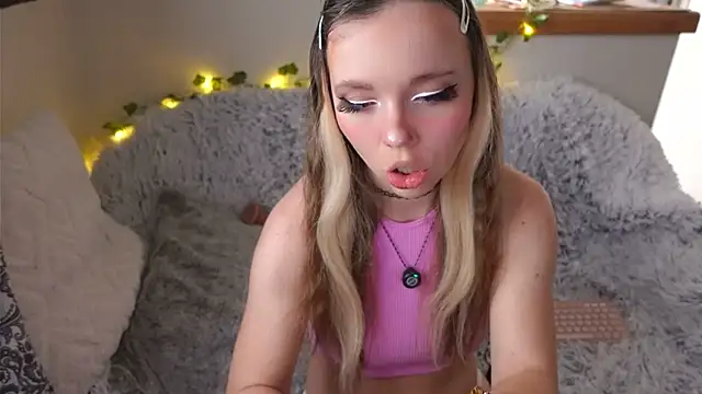 Ayra Lust online show from 05/01/26, 04:55
