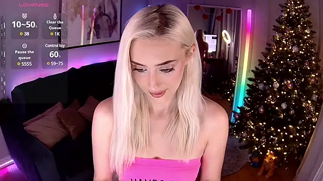 Snapshot of LoryWood chatting on 01/05/25, 03:02 LoryWood online show from 01/05/25, 03:02