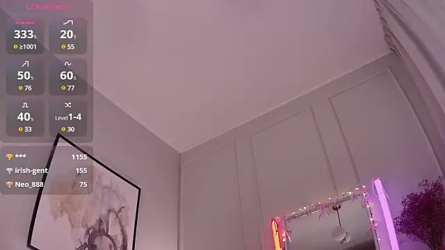 Snapshot of LoryWood chatting on 02/24/25, 05:53 LoryWood online show from 02/24/25, 05:53