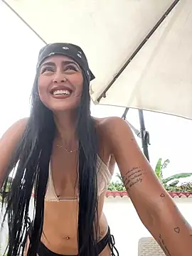 Snapshot of Alexandra_duque chatting on 02/16/25, 08:22 Alexandra duque online show from 02/16/25, 08:22