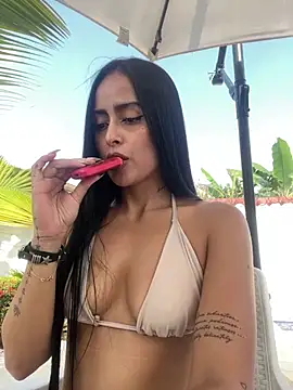 Snapshot of Alexandra_duque chatting on 02/28/25, 08:39 Alexandra duque online show from 02/28/25, 08:39