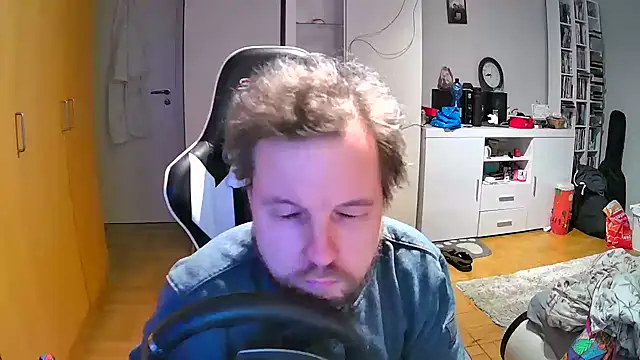 Snapshot of larsgessner30 chatting on 03/31/26, 11:05 larsgessner30 online show from 03/31/26, 11:05