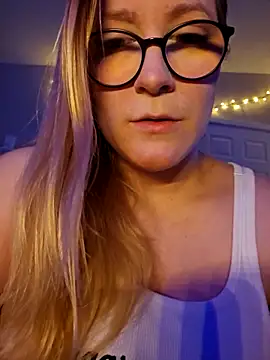 Snapshot of Paynted_Lady chatting on 12/22/25, 12:35 Paynted Lady online show from 12/22/25, 12:35