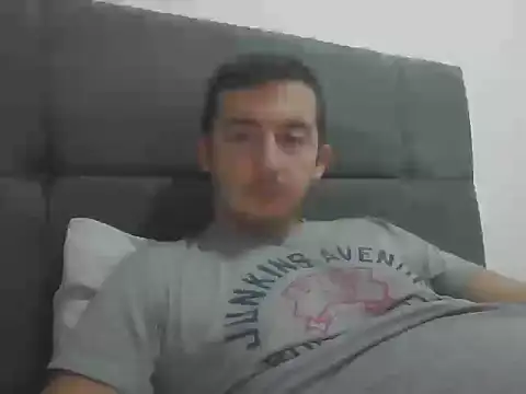 laynufff online show from 10/15/25, 06:41