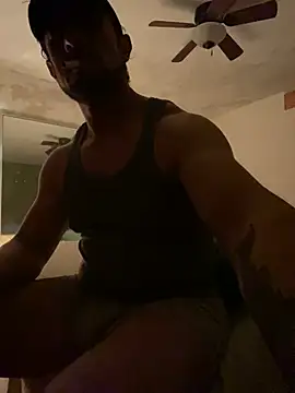 Snapshot of FumesClouds chatting on 12/16/24, 04:13 FumesClouds online show from 12/16/24, 04:13