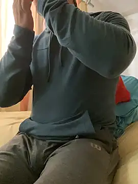 Snapshot of FumesClouds chatting on 12/26/24, 11:13 FumesClouds online show from 12/26/24, 11:13