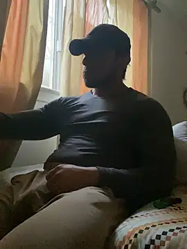 Snapshot of FumesClouds chatting on 12/31/24, 12:32 FumesClouds online show from 12/31/24, 12:32