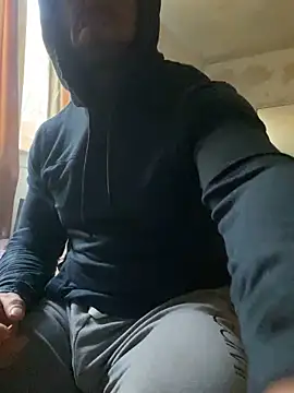 Snapshot of FumesClouds chatting on 01/17/25, 03:43 FumesClouds online show from 01/17/25, 03:43