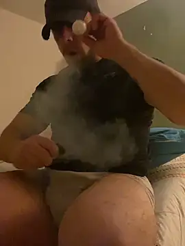 Snapshot of FumesClouds chatting on 01/21/25, 09:13 FumesClouds online show from 01/21/25, 09:13