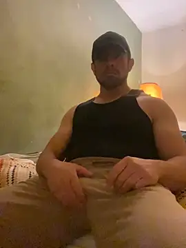 Snapshot of FumesClouds chatting on 01/22/25, 03:31 FumesClouds online show from 01/22/25, 03:31