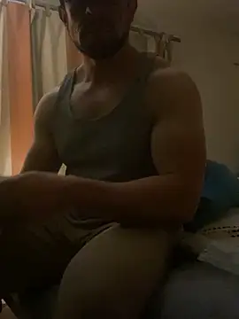 Snapshot of FumesClouds chatting on 01/23/25, 10:11 FumesClouds online show from 01/23/25, 10:11