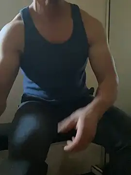 Snapshot of FumesClouds chatting on 01/27/25, 11:54 FumesClouds online show from 01/27/25, 11:54