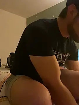 Snapshot of FumesClouds chatting on 02/02/25, 01:52 FumesClouds online show from 02/02/25, 01:52