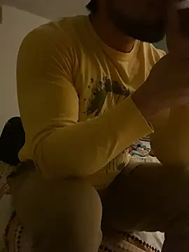 Snapshot of FumesClouds chatting on 02/26/25, 12:47 FumesClouds online show from 02/26/25, 12:47