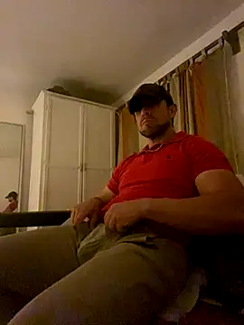 Snapshot of FumesClouds chatting on 10/31/25, 10:05 FumesClouds online show from 10/31/25, 10:05