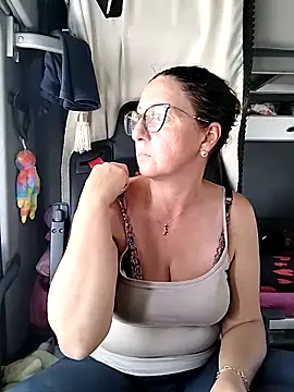 Snapshot of cuplubijoanna chatting on 04/30/26, 11:05 cuplubijoanna online show from 04/30/26, 11:05