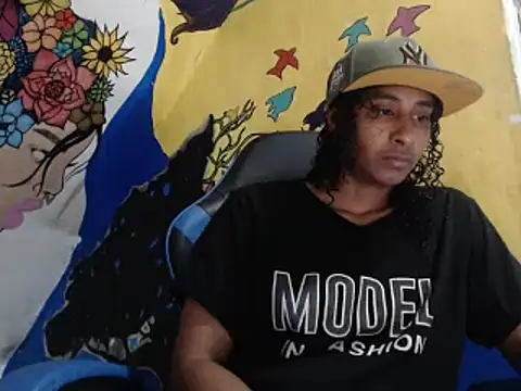 Snapshot of yohatinelly07 chatting on 09/18/25, 01:18 yohatinelly07 online show from 09/18/25, 01:18