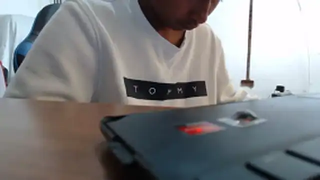 Snapshot of yohatinelly07 chatting on 11/06/25, 06:42 yohatinelly07 online show from 11/06/25, 06:42