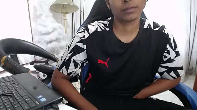 yohatinelly07 online show from 11/28/25, 08:33