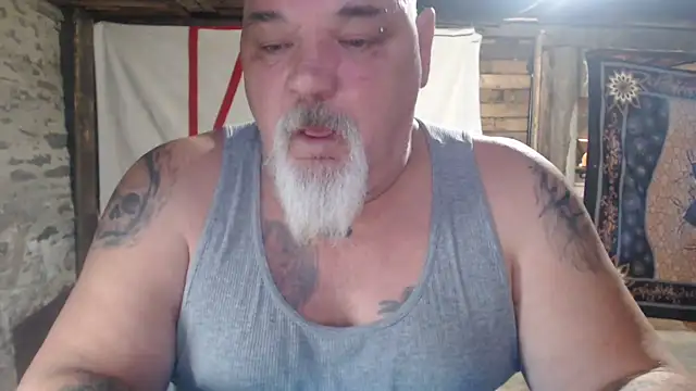 Snapshot of Newfiesausage1972 chatting on 04/19/26, 11:31 Newfiesausage1972 online show from 04/19/26, 11:31