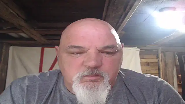 Snapshot of Newfiesausage1972 chatting on 04/29/26, 09:10 Newfiesausage1972 online show from 04/29/26, 09:10