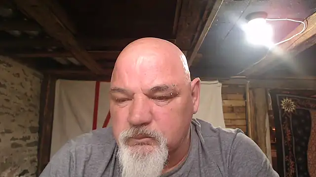 Snapshot of Newfiesausage1972 chatting on 04/30/26, 10:36 Newfiesausage1972 online show from 04/30/26, 10:36