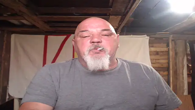 Snapshot of Newfiesausage1972 chatting on 05/02/26, 01:27 Newfiesausage1972 online show from 05/02/26, 01:27