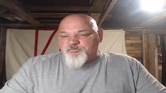 Snapshot of Newfiesausage1972 chatting on 05/31/26, 10:55 Newfiesausage1972 online show from 05/31/26, 10:55