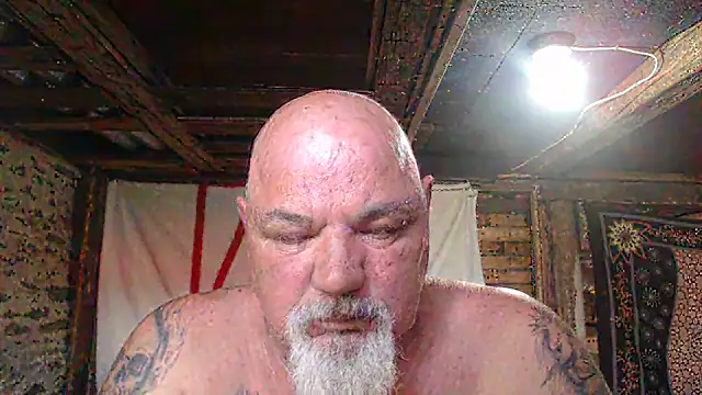 Snapshot of Newfiesausage1972 chatting on 06/02/26, 02:30 Newfiesausage1972 online show from 06/02/26, 02:30