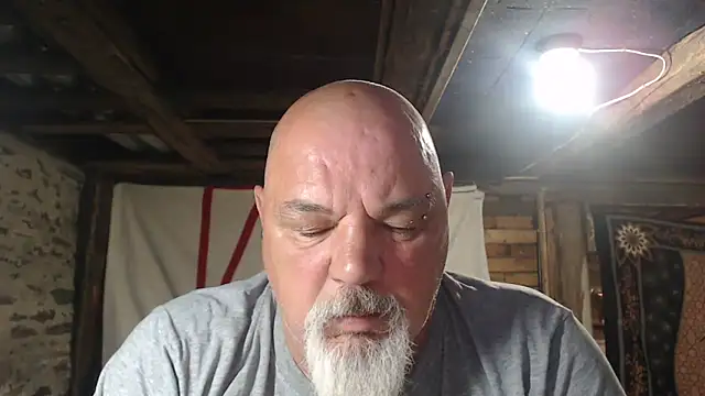 Snapshot of Newfiesausage1972 chatting on 06/05/26, 09:48 Newfiesausage1972 online show from 06/05/26, 09:48
