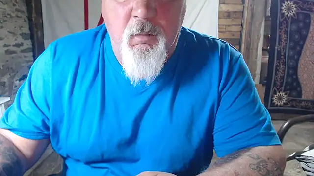 Snapshot of Newfiesausage1972 chatting on 06/20/26, 07:44 Newfiesausage1972 online show from 06/20/26, 07:44
