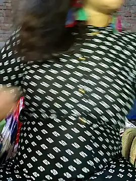 Snapshot of Simaran_bhabhi chatting on 02/10/25, 07:15 Simaran bhabhi online show from 02/10/25, 07:15