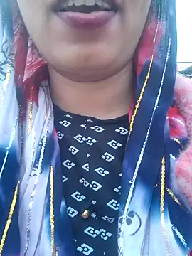 Snapshot of Simaran_bhabhi chatting on 02/10/25, 12:18 Simaran bhabhi online show from 02/10/25, 12:18