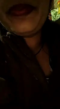 Snapshot of Simaran_bhabhi chatting on 02/15/25, 02:22 Simaran bhabhi online show from 02/15/25, 02:22