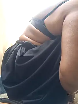 Snapshot of Simaran_bhabhi chatting on 02/23/25, 03:02 Simaran bhabhi online show from 02/23/25, 03:02